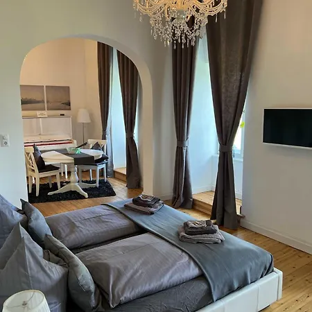 Hotel Schloss Grabow, Resting Place & A Luxury Piano Collection Re