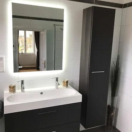 Schloss Grabow, Resting Place & A Luxury Piano Collection Re * Grabow (Heiligengrabe)